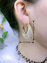 Charger l'image dans la galerie, Créoles en Tulle Cristal de Luxe pour Femme