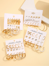 Charger l'image dans la galerie, Boucles d'Oreilles avec Perles Faussement Aléatoires et Strass Étincelants