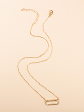 Charger l'image dans la galerie, Collier orné de cristaux scintillants.