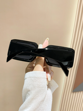 Charger l'image dans la galerie, Lunettes de soleil de plage au style années 2000, monture carrée en plastique
