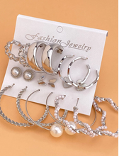 Charger l'image dans la galerie, Boucles d'Oreilles Ornementées de Perles Fausse