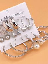 Charger l'image dans la galerie, Boucles d'Oreilles Ornementées de Perles Fausse