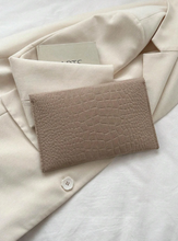 Charger l'image dans la galerie, Sac Moyen à Motif Crocodile en Relief de Style Enveloppe