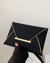 Charger l'image dans la galerie, Sac Matelassé à Détail en Métal