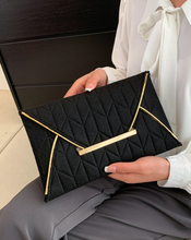 Charger l'image dans la galerie, Sac Matelassé à Détail en Métal